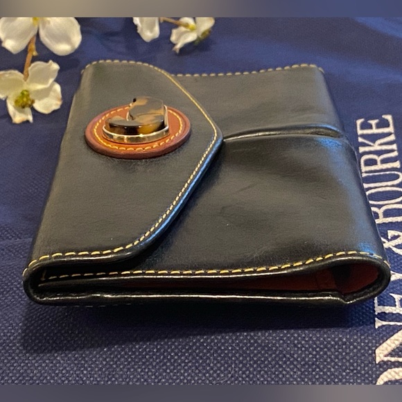 NWOT Dooney & Bourke Black Leather Dillen Bag with Vintage Wallet - Picture 11 of 16